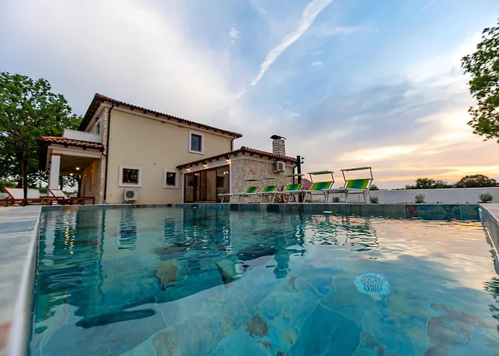 Pietro With A Heated Saltwater Pool