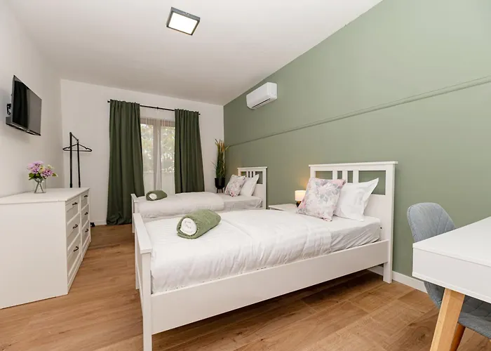 Pietro With A Heated Saltwater Pool Villa *