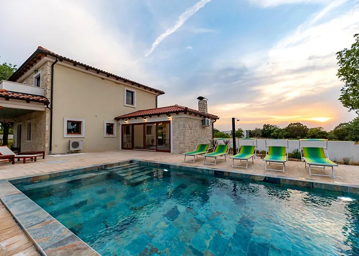 Villa Pietro With A Heated Saltwater Pool Zerava