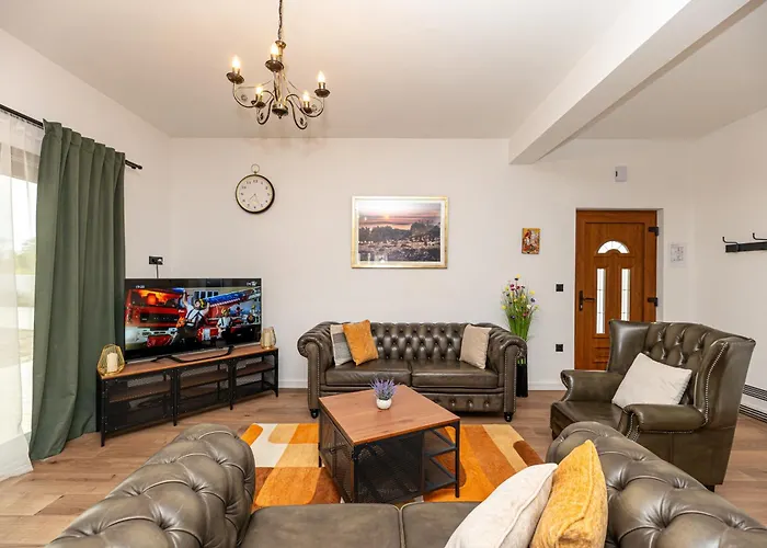 فيلة Pietro With A Heated Saltwater Pool *