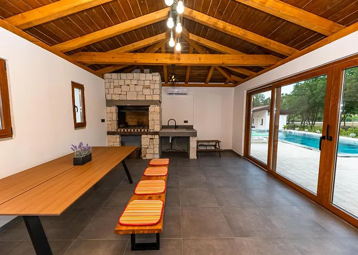 Pietro With A Heated Saltwater Pool *