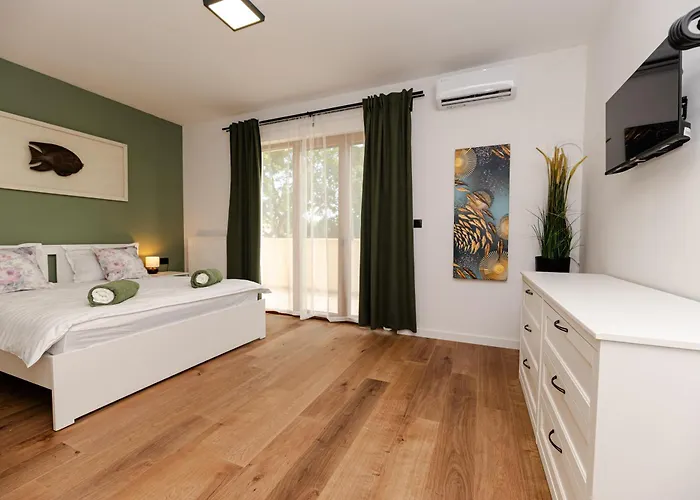 Pietro With A Heated Saltwater Pool * Zerava