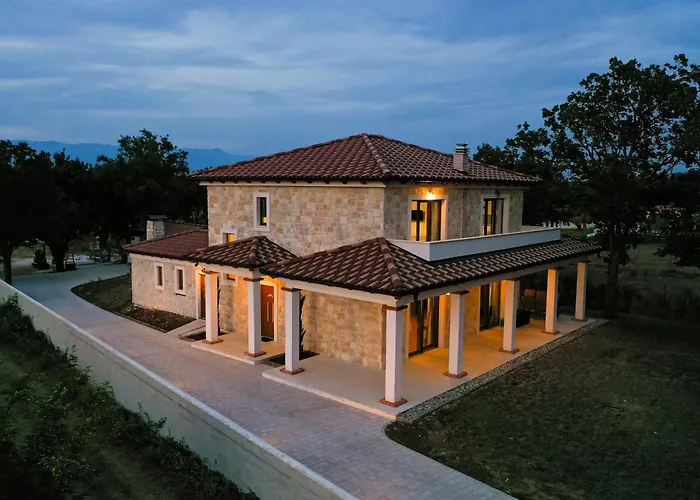 Pietro With A Heated Saltwater Pool