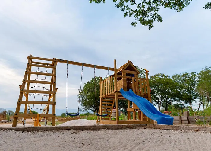 Pietro With A Heated Saltwater Pool Zerava