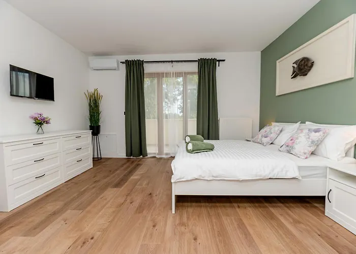 Pietro With A Heated Saltwater Pool * Zerava