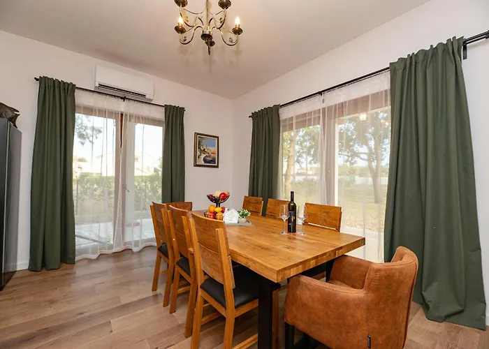 Villa Pietro With A Heated Saltwater Pool