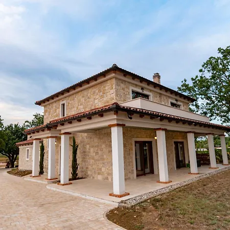 Pietro With A Heated Saltwater Pool *