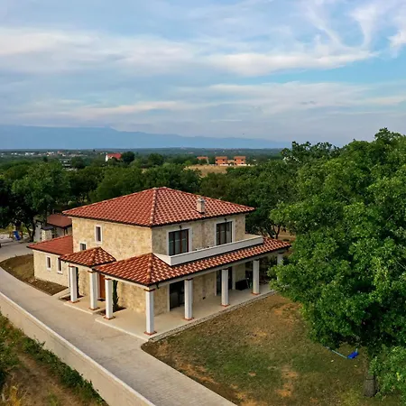 Pietro With A Heated Saltwater Pool Villa *