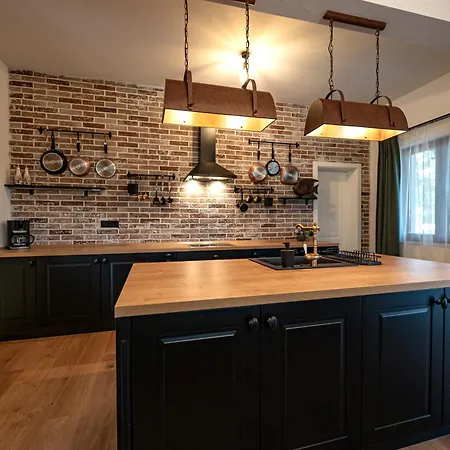 Pietro With A Heated Saltwater Pool * Zerava