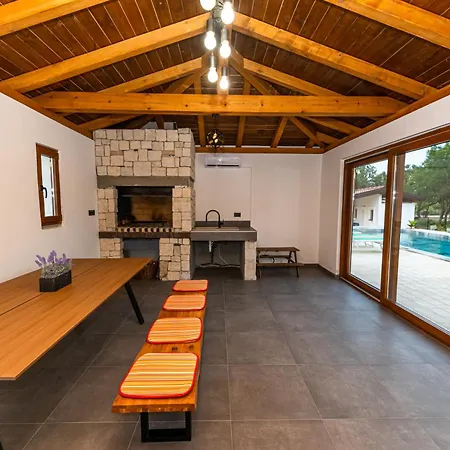 Pietro With A Heated Saltwater Pool *