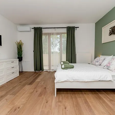 Pietro With A Heated Saltwater Pool * Zerava