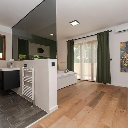 Pietro With A Heated Saltwater Pool