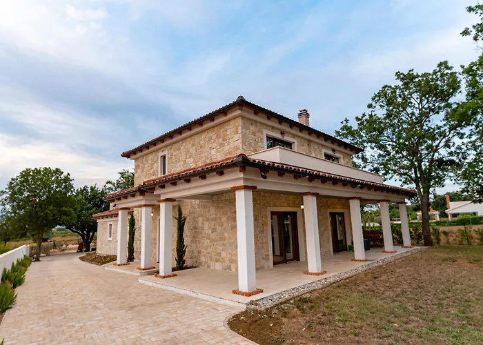 Pietro With A Heated Saltwater Pool *
