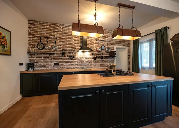 Pietro With A Heated Saltwater Pool * Zerava