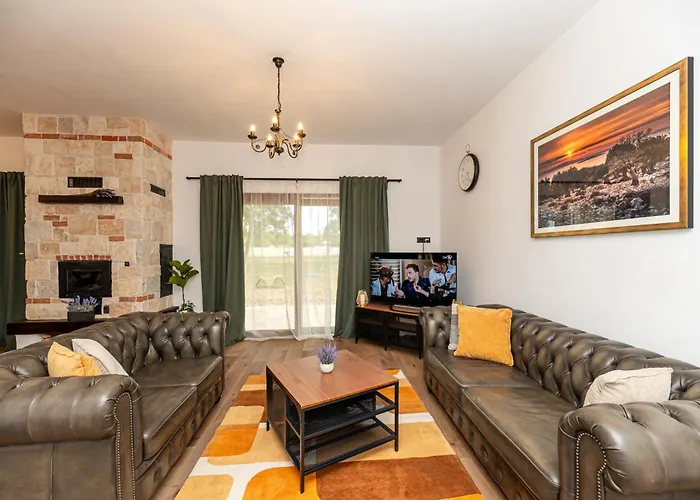 Pietro With A Heated Saltwater Pool *