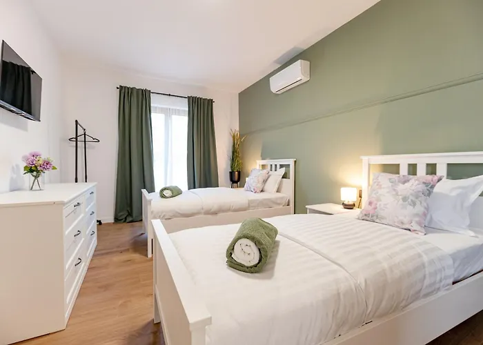 Pietro With A Heated Saltwater Pool * Zerava